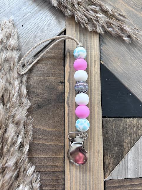 Pink Cows Passy Clip